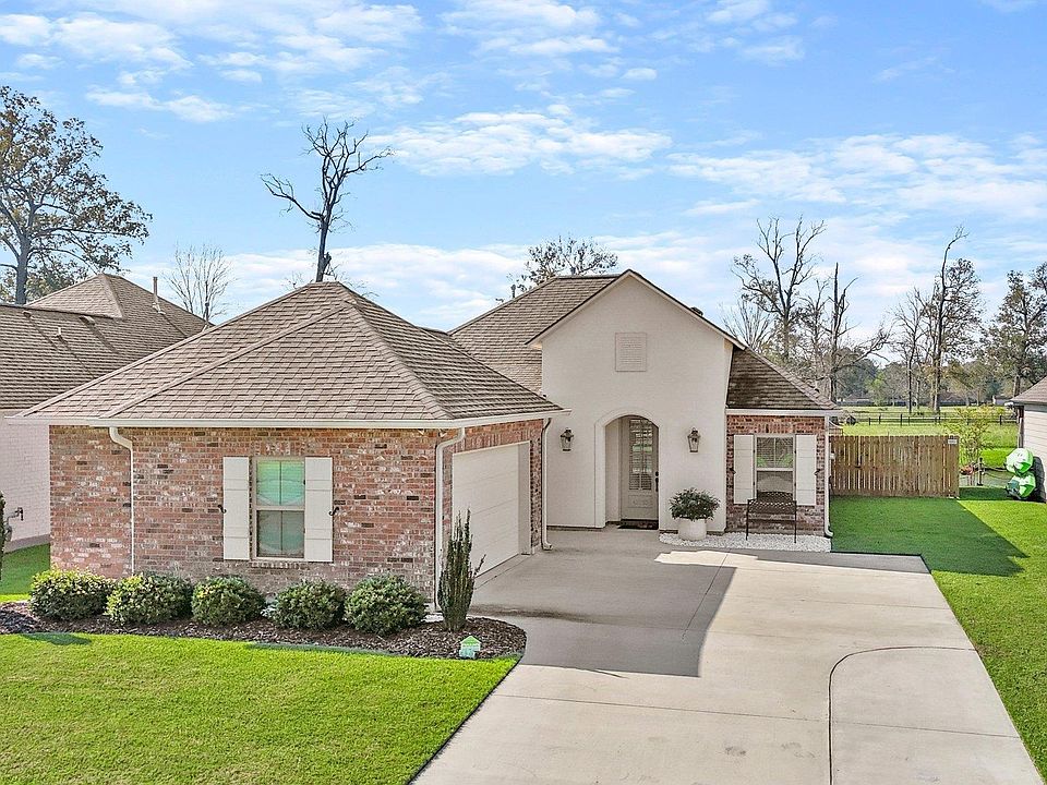1st image of 43333 Pond View Dr