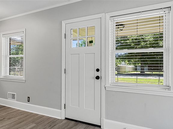 4th image of 104 Cox Dr