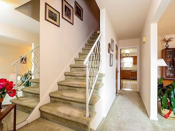 Unit 1 Entry Foyer Alternate View