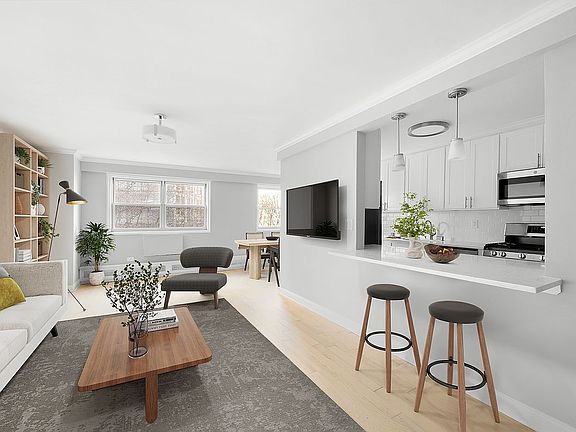 3rd image of 175 Willoughby St APT 6M