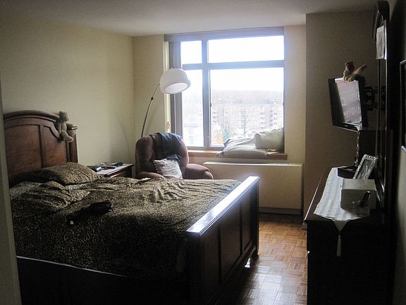 bedroom, view 1