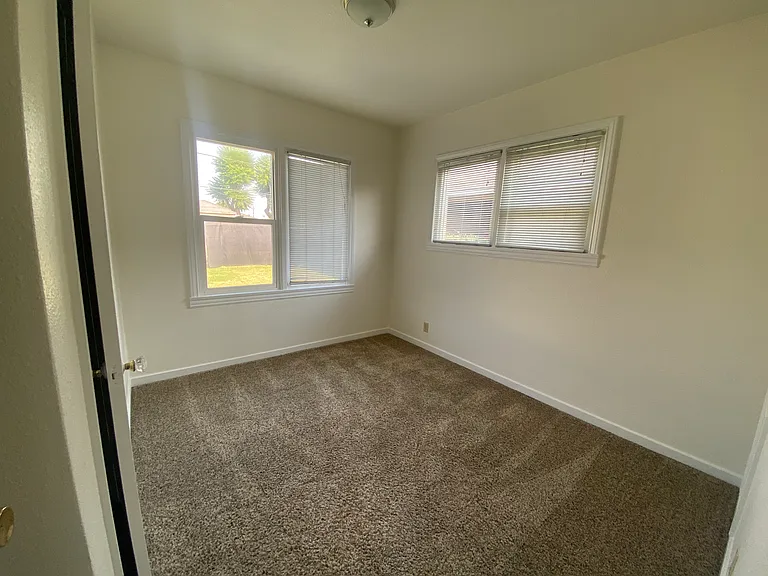 735 Kittitas St — Photo 8