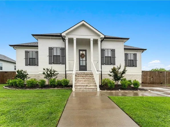 3845 Dominique Dr, Chalmette, LA 70043