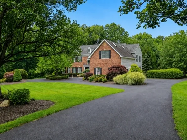17 Spring Lake Dr, Chester Twp., NJ 07931