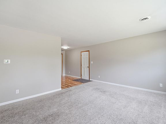 4th image of 2215 Melbourne Ct