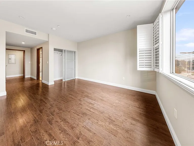 11218 Camarillo St #404 — Photo 20