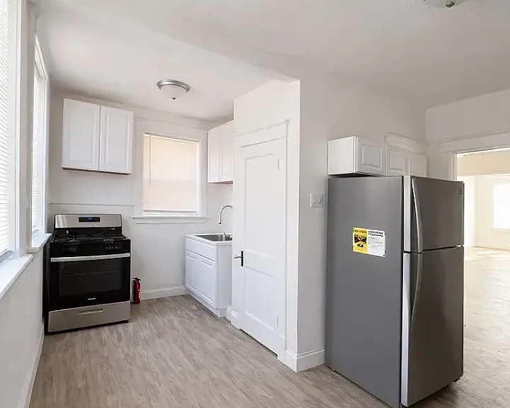 5335 Bancroft Ave — Photo 6