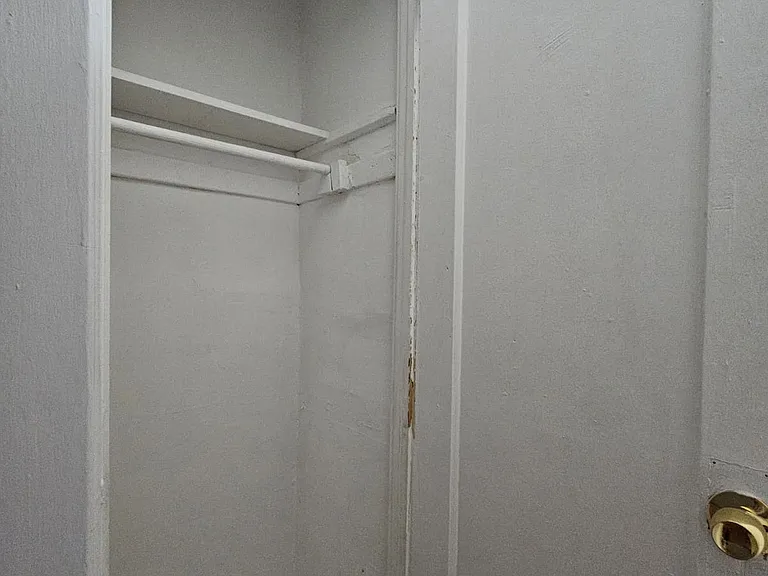 25-28 42nd St #4A — Photo 10