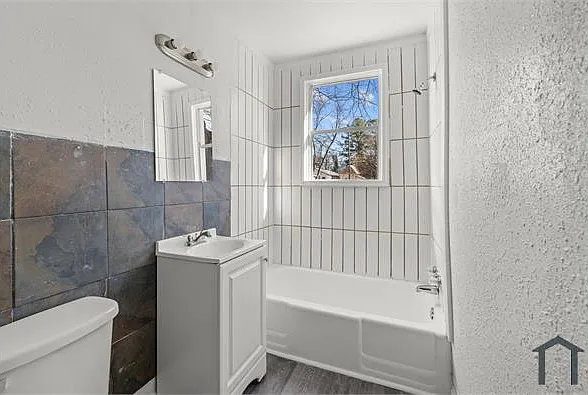 1217 Fulton Ave — Photo 11