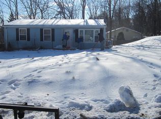 92 Fawn Ln, Bushkill, PA 18324