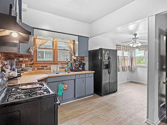 5th image of 4826 Walsh Ave