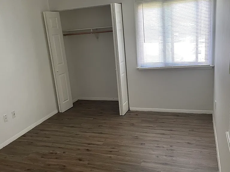 7 Padanaram Rd #B21 — Photo 10