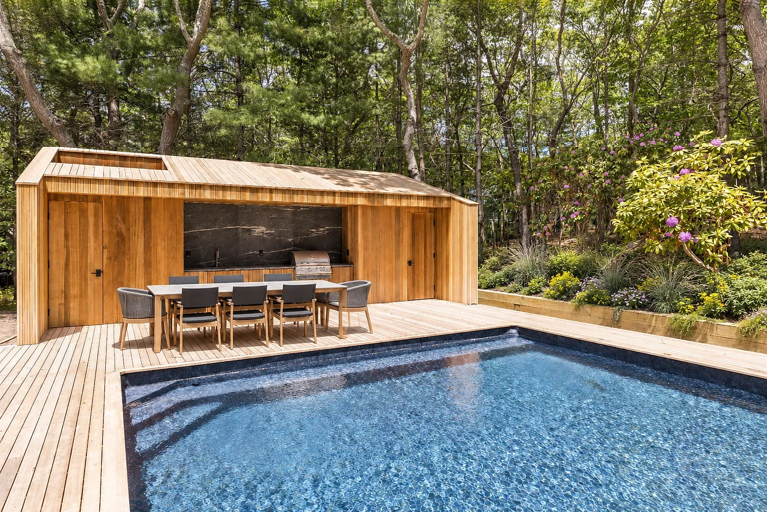 Private & Stylish Summer Getaway — Photo 2
