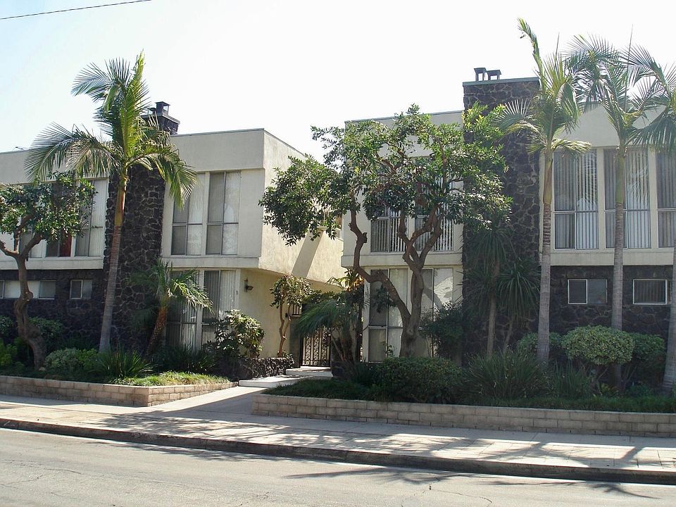 1st image of 2714 W Clark Ave #D1