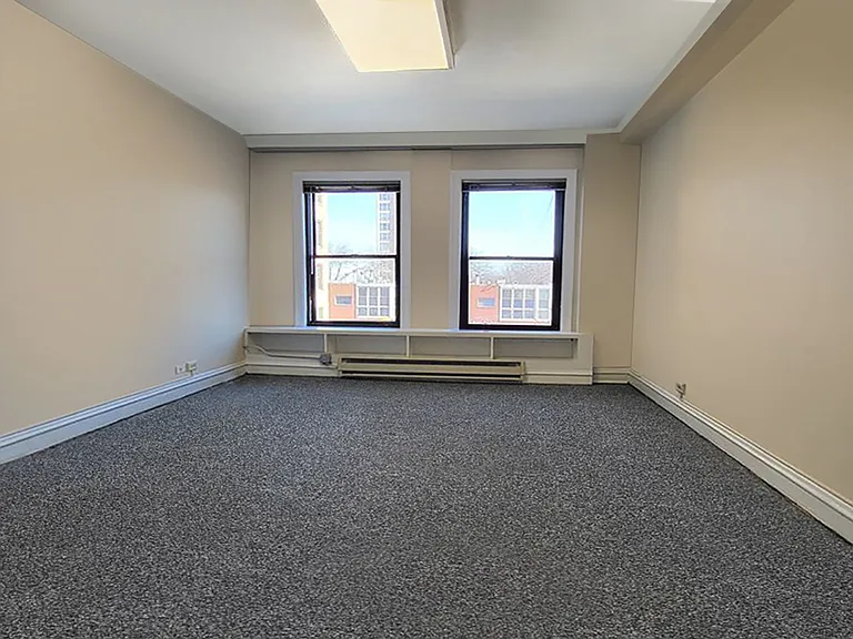 5401 Cornell by 3L Living — Photo 22
