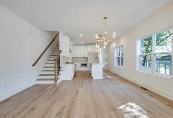 3rd image of 2150B Sadler Ave