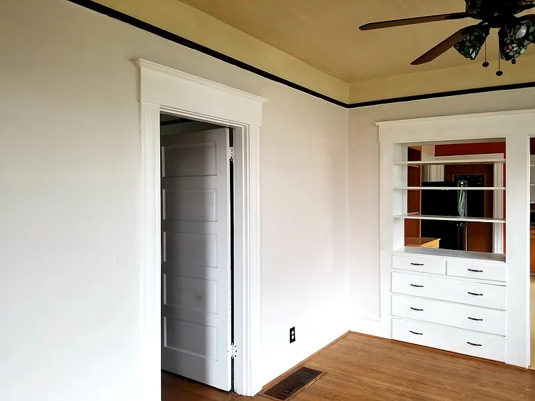 1025 N Church St — Photo 12