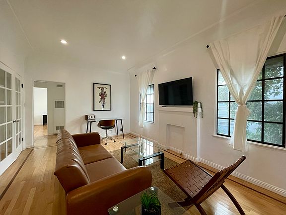 2nd image of 944 12th St APT 6