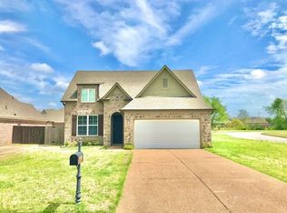 10 Green Hills Dr, Oakland, TN 38060