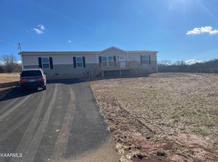 435 Barry Cv, Dandridge, TN 37725