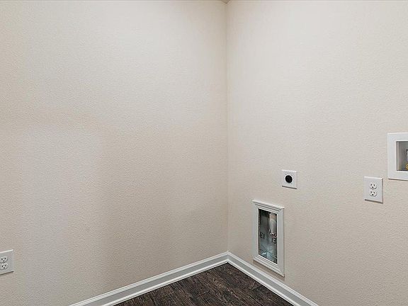 3rd image of 350 Jarama Cir