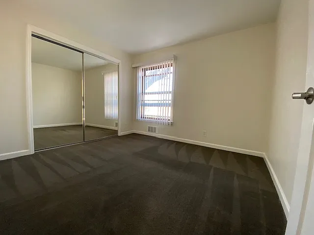 Dela Vina Apartments — Photo 39