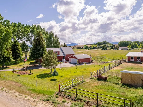 5 Longhorn Dr, Cody, WY 82414