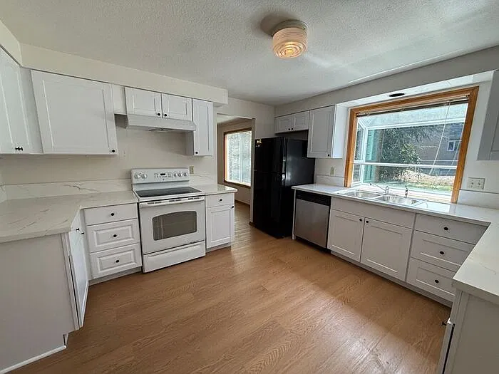 3 bed, 2.5 bath, 1803 sqft, $2,495 — Photo 4