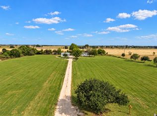 2422 Minks Rd, Wallis, TX 77485