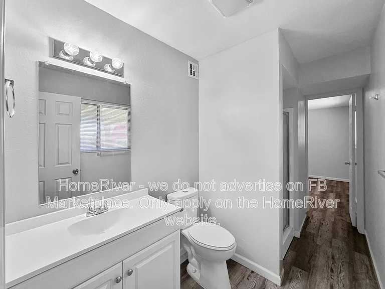 512 S 75th Pl — Photo 13