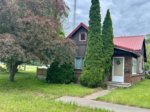 103 S Main St, Burnettsville, IN 47926