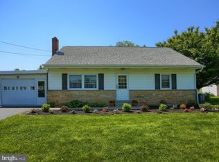1261 W Trindle Rd, Mechanicsburg, PA 17055