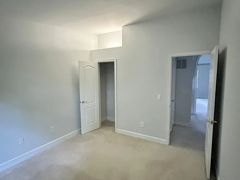 8021 Merry Oaks Ct — Photo 39