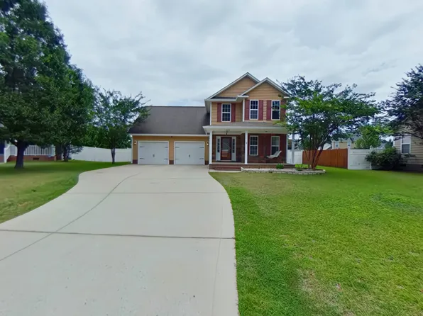 622 Thorncliff Dr, Raeford, NC 28376