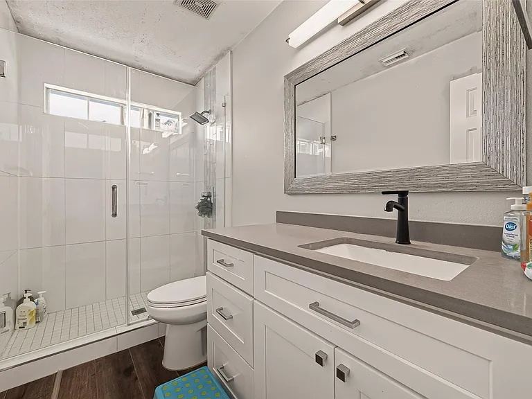 6514 Kings Summit Dr — Photo 28