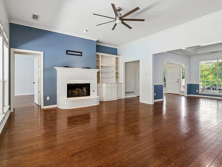 Spacious family room that connects to the dining room and kitchen
