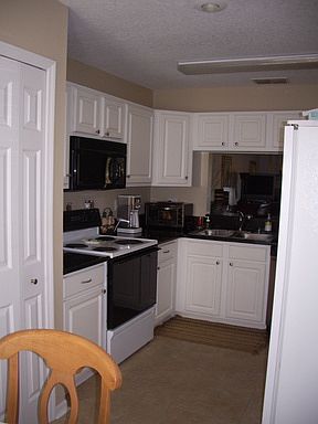 3rd image of 1186 N Fairway Dr #1186