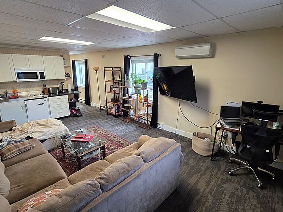 2nd image of 3947 E Calvary Rd Suite 105