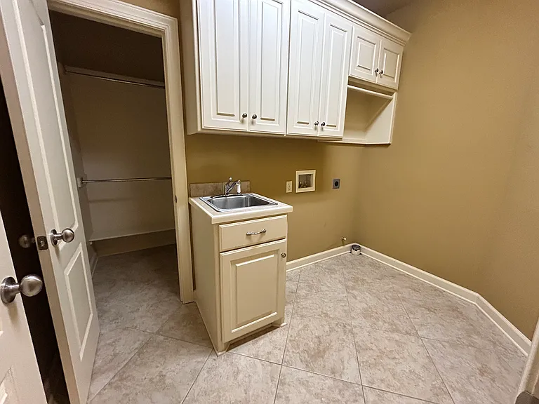 115 Noyant Dr — Photo 14