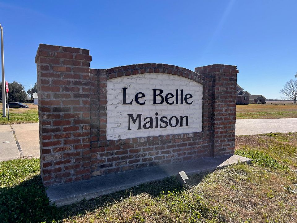 1st image of 165 Le Belle Maison Dr