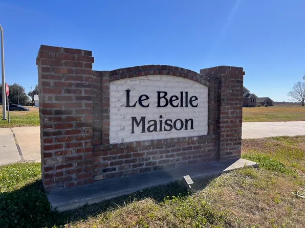 165 Le Belle Maison Dr, Raceland, LA 70394