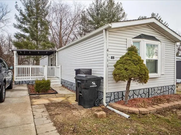 4111 Berwick Dr #172, Des Moines, IA 50320