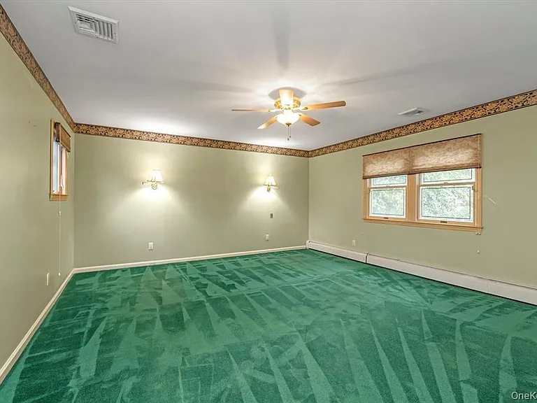 709 Carlyle St — Photo 16
