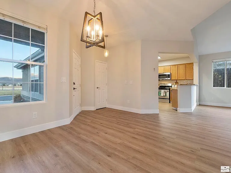 9725 Cattail Cir — Photo 3