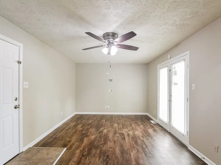 4825 Manker St — Photo 7