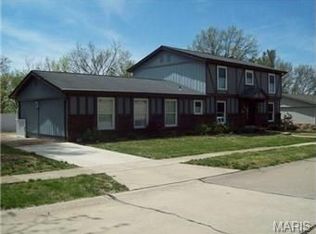 4950 Theiss Meadows Dr, Saint Louis, MO 63128