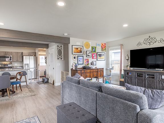 3rd image of 4873 Siren Rd