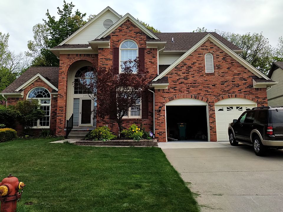 2nd image of 28586 Golf Pointe Blvd