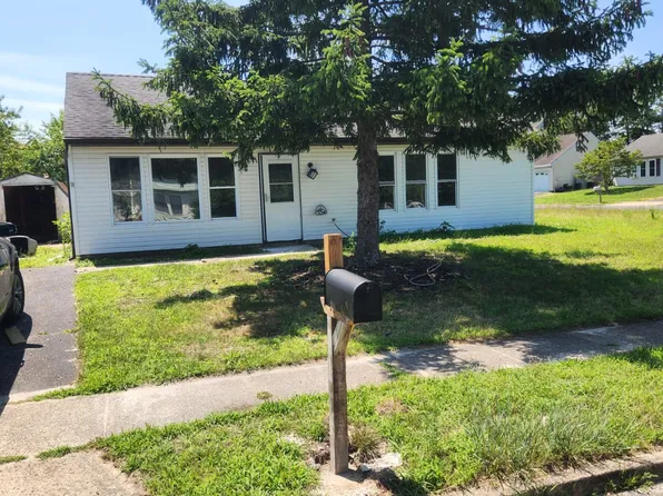 133 Windward Dr, Barnegat, NJ 08005