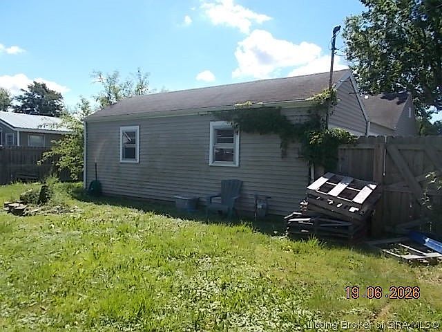 Listing photo 2